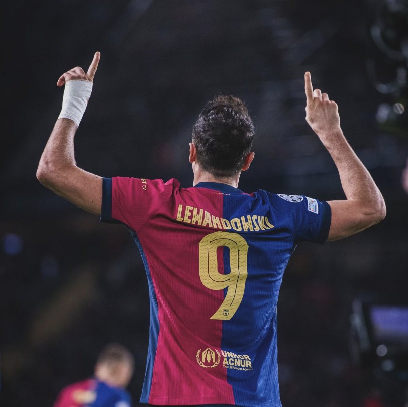 关于莱万多夫斯基回归赛场，出色防守首场状态亮眼，日本队观众沸腾！的信息